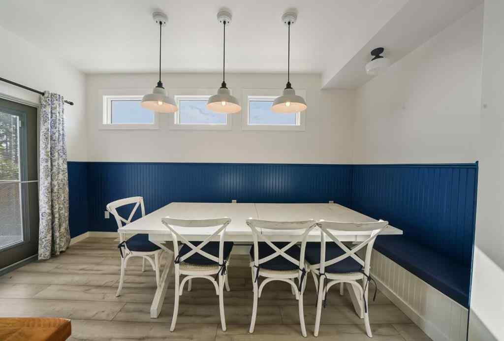 MLS® A2261094 - 5005 40 Street  in Cottage Area Sylvan Lake, Residential