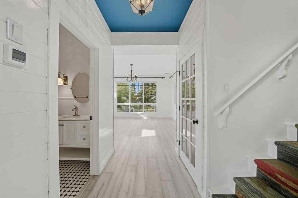 MLS® A2261094 - 5005 40 Street  in Cottage Area Sylvan Lake, Residential