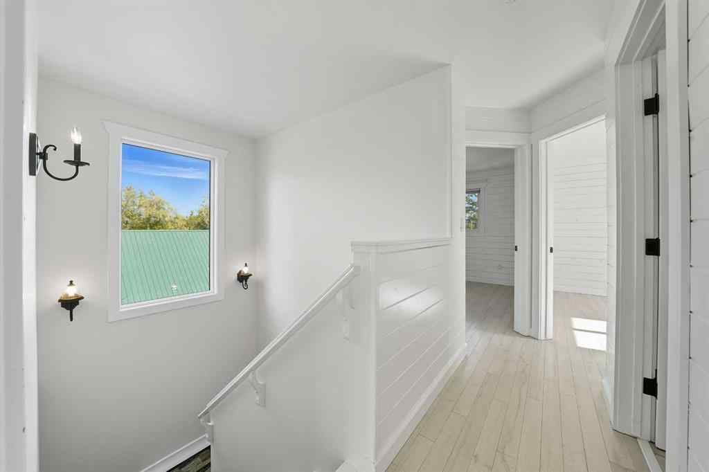 MLS® A2261094 - 5005 40 Street  in Cottage Area Sylvan Lake, Residential