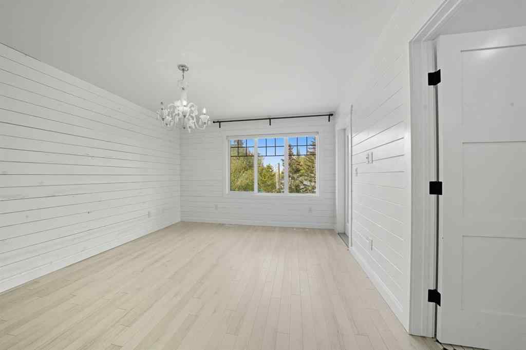 MLS® A2261094 - 5005 40 Street  in Cottage Area Sylvan Lake, Residential