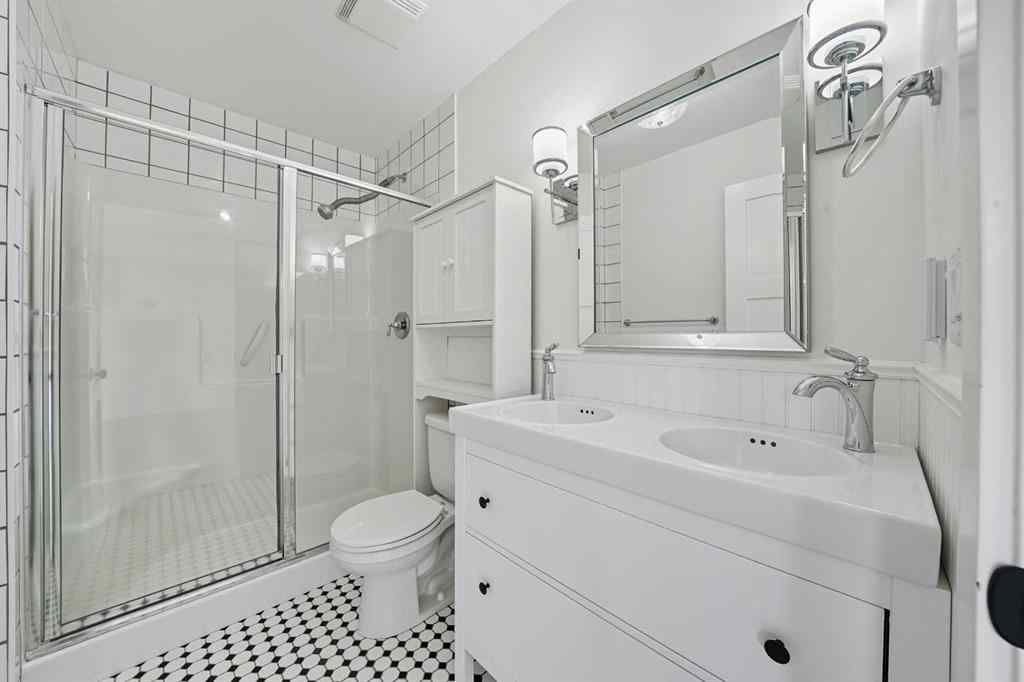 MLS® A2261094 - 5005 40 Street  in Cottage Area Sylvan Lake, Residential