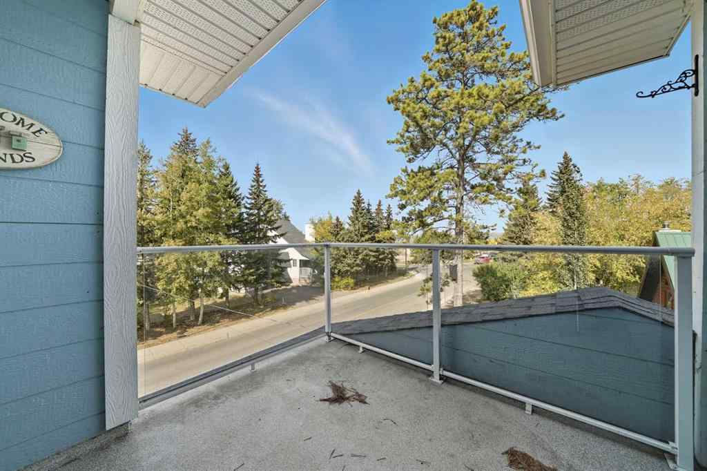 MLS® A2261094 - 5005 40 Street  in Cottage Area Sylvan Lake, Residential