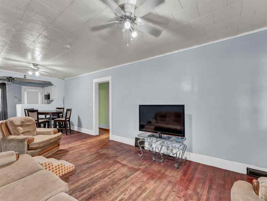 MLS® A2261098 - 166 7 Street SE in SE Hill Medicine Hat, Residential