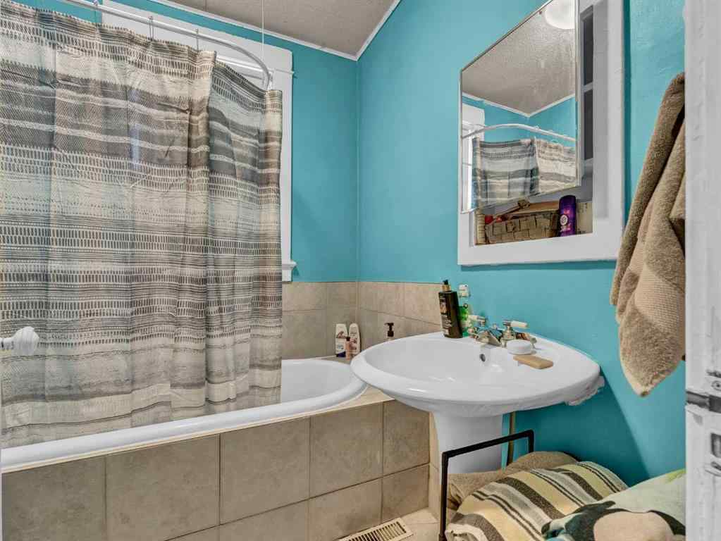 MLS® A2261098 - 166 7 Street SE in SE Hill Medicine Hat, Residential