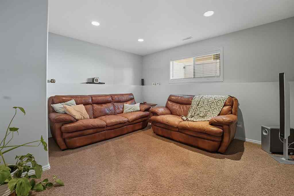 MLS® A2261099 - 8 Van Dorp Street  in Vanier Woods Red Deer, Residential