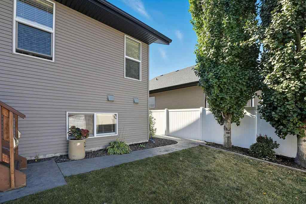 MLS® A2261099 - 8 Van Dorp Street  in Vanier Woods Red Deer, Residential