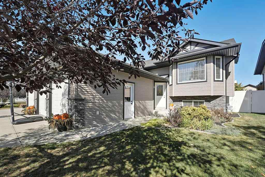 MLS® A2261099 - 8 Van Dorp Street  in Vanier Woods Red Deer, Residential