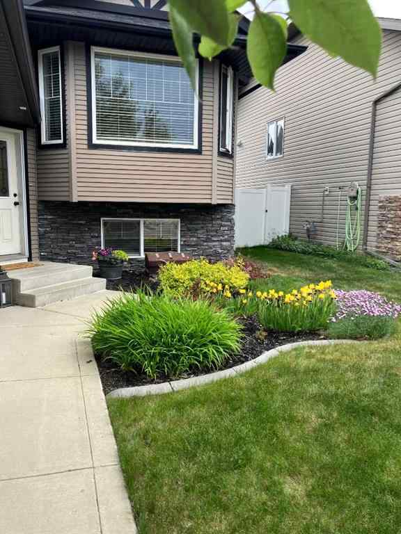 MLS® A2261099 - 8 Van Dorp Street  in Vanier Woods Red Deer, Residential