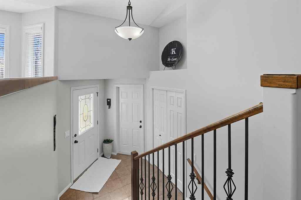 MLS® A2261099 - 8 Van Dorp Street  in Vanier Woods Red Deer, Residential