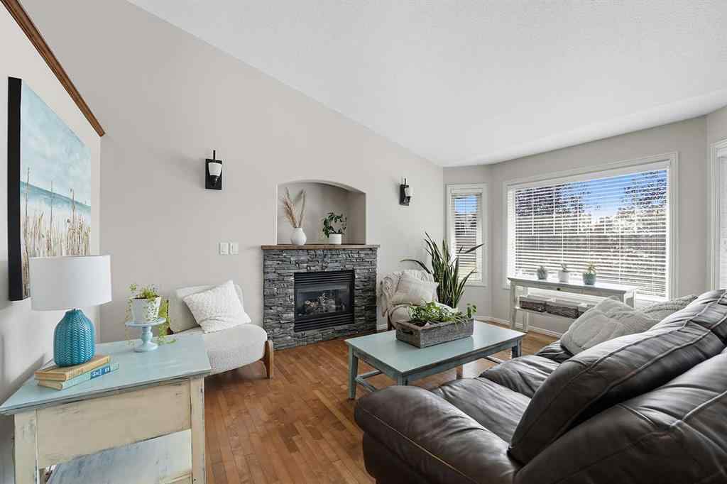 MLS® A2261099 - 8 Van Dorp Street  in Vanier Woods Red Deer, Residential