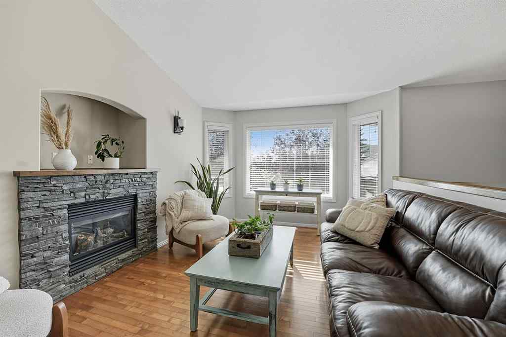 MLS® A2261099 - 8 Van Dorp Street  in Vanier Woods Red Deer, Residential