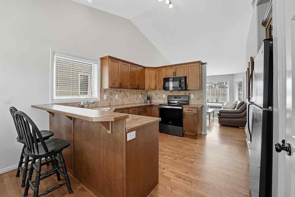 MLS® A2261099 - 8 Van Dorp Street  in Vanier Woods Red Deer, Residential
