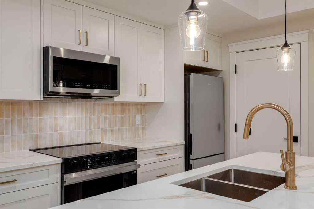 MLS® A2261107 - 6240 18A Street SE in Ogden Calgary, Commercial