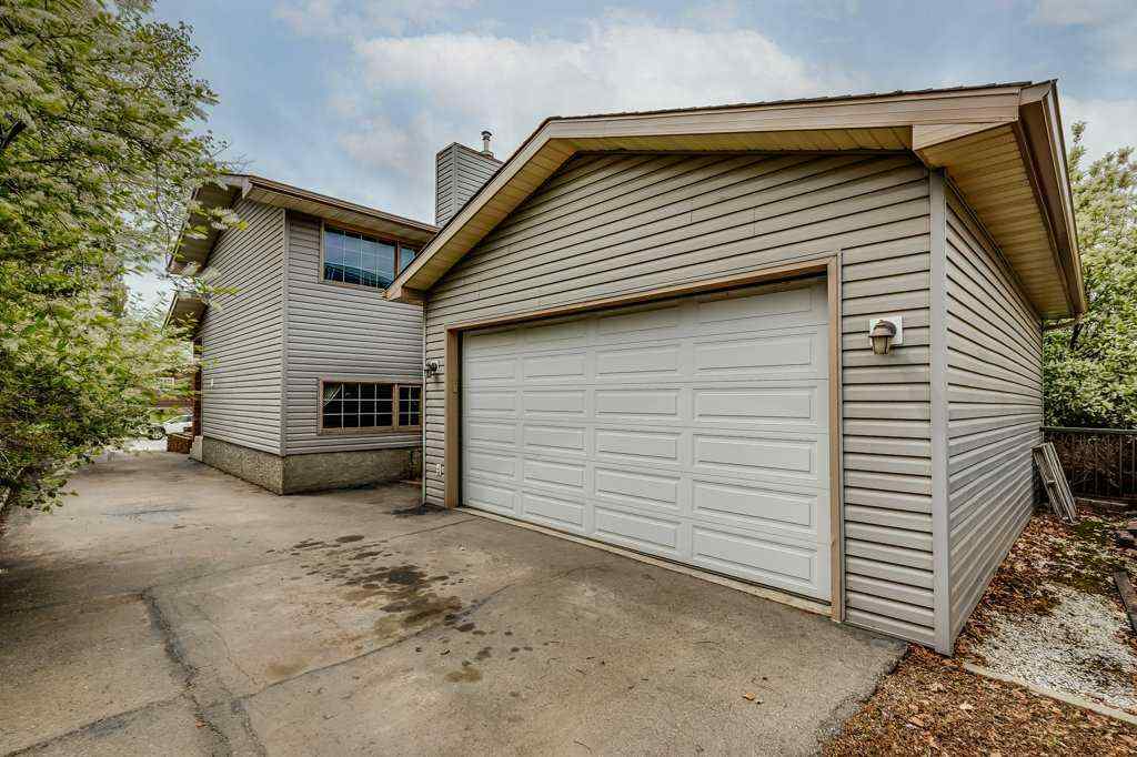 MLS® A2261111 - 16 Ridgegate Way SW in Ridgegate Airdrie, Residential