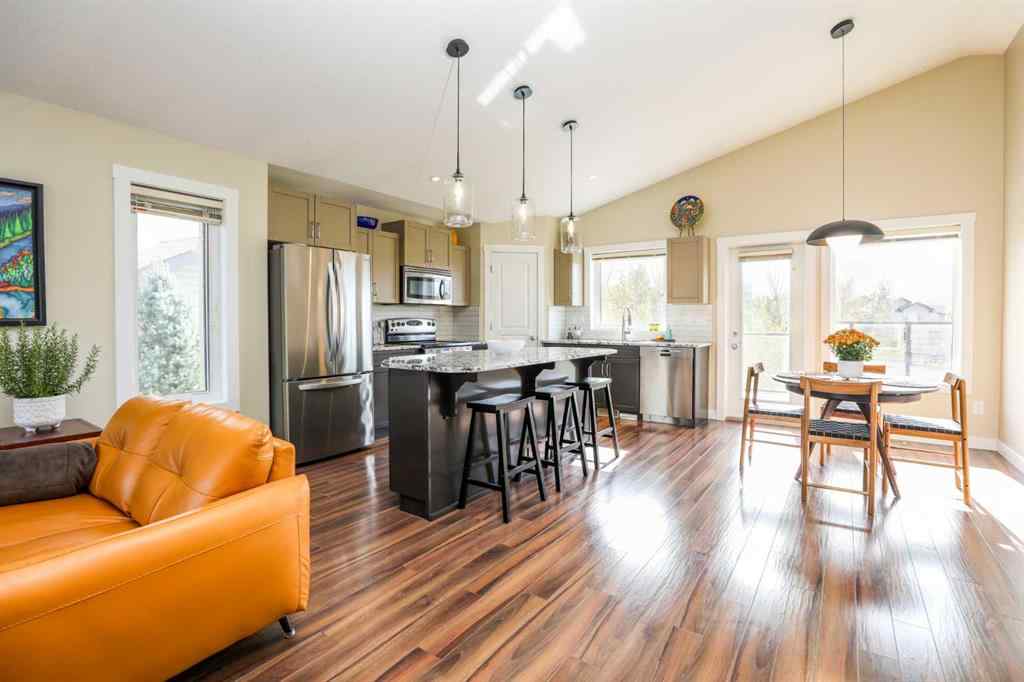 MLS® A2261120 - 436 Mt Sunburst Crescent W in Sunridge Lethbridge, Residential