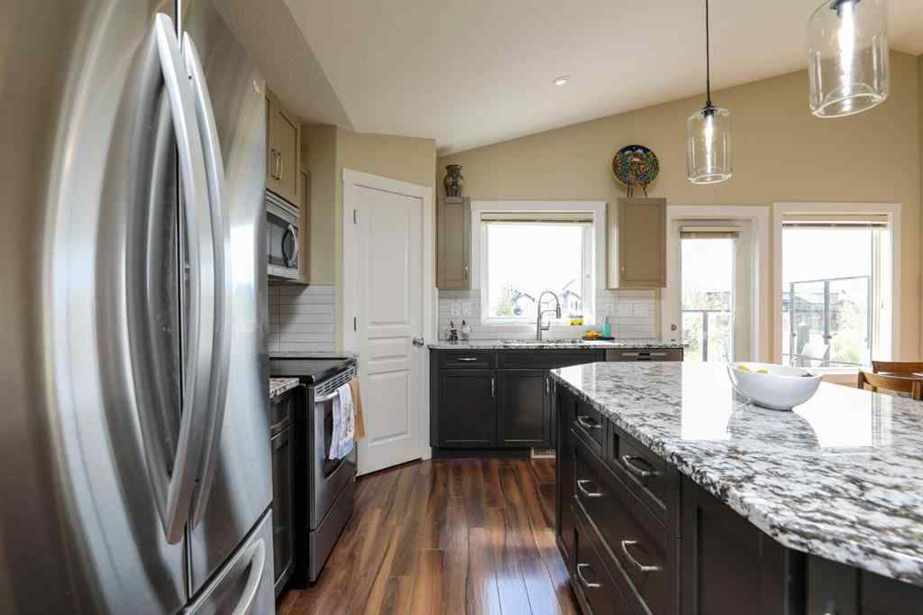 MLS® A2261120 - 436 Mt Sunburst Crescent W in Sunridge Lethbridge, Residential