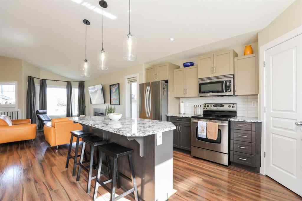 MLS® A2261120 - 436 Mt Sunburst Crescent W in Sunridge Lethbridge, Residential