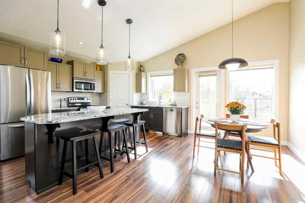 MLS® A2261120 - 436 Mt Sunburst Crescent W in Sunridge Lethbridge, Residential