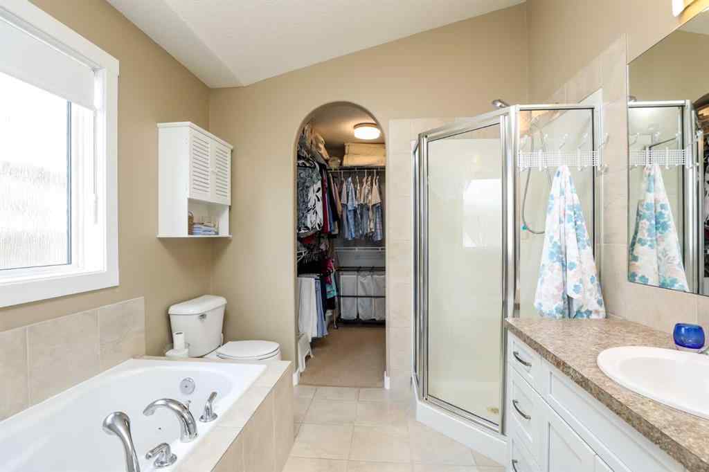 MLS® A2261120 - 436 Mt Sunburst Crescent W in Sunridge Lethbridge, Residential