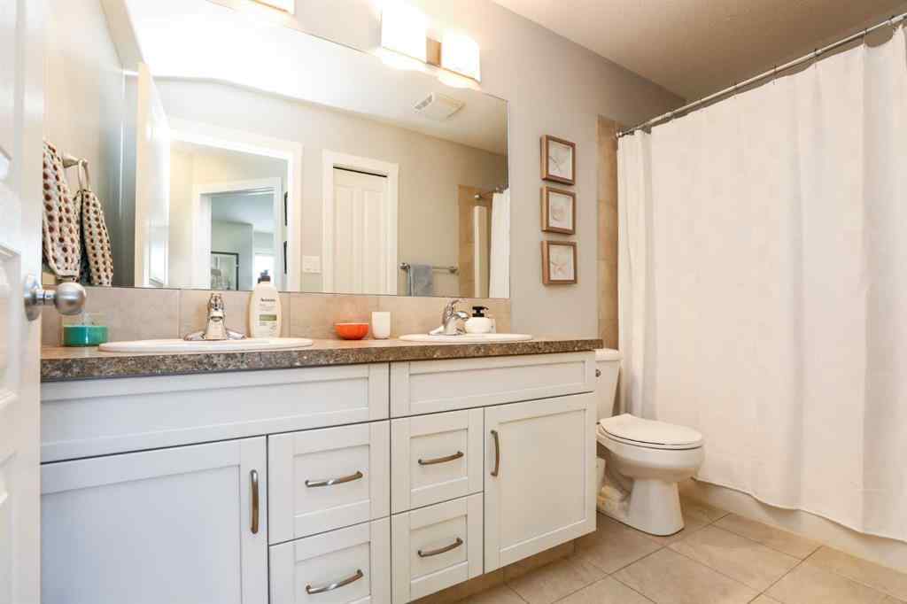 MLS® A2261120 - 436 Mt Sunburst Crescent W in Sunridge Lethbridge, Residential