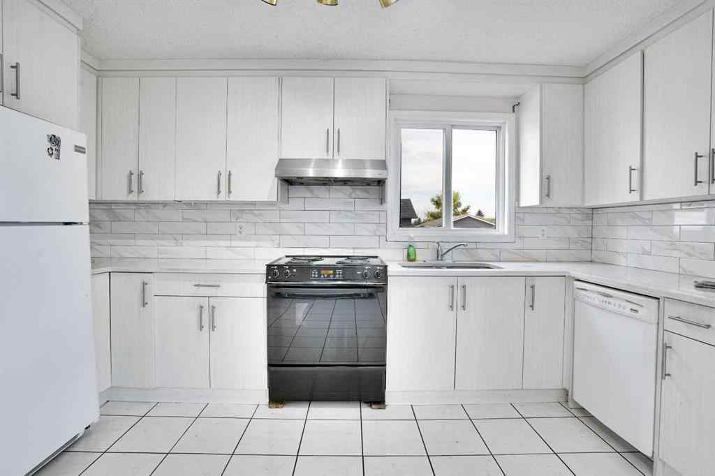 MLS® A2261123 - 48 WHITWORTH Way NE in Whitehorn Calgary, Residential