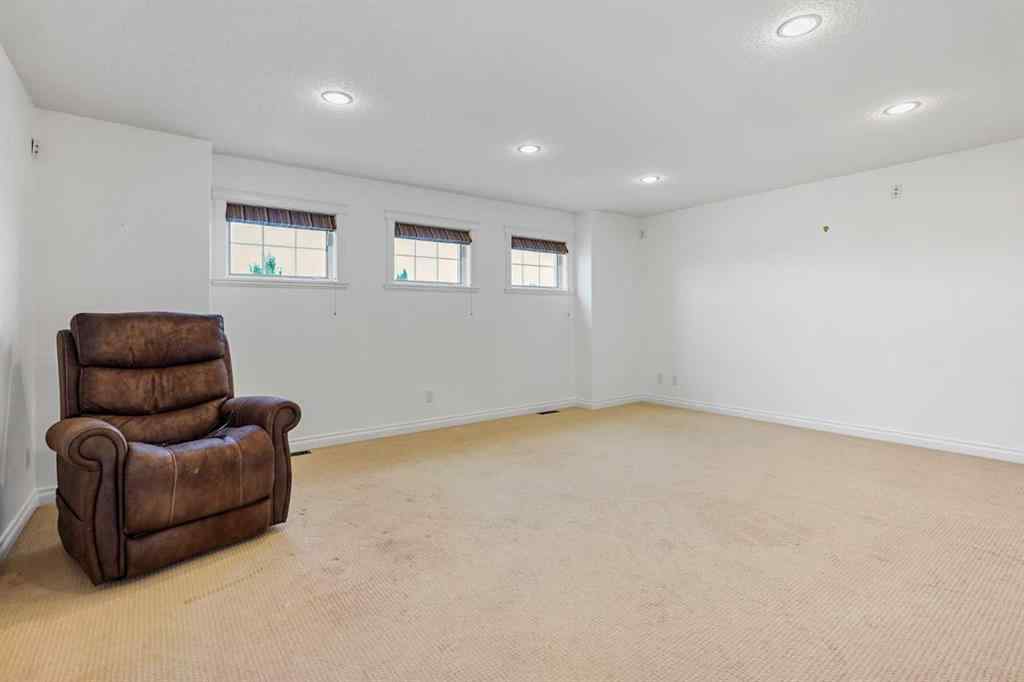 MLS® A2261133 - 4 Heritage Point W in Heritage Heights Lethbridge, Residential