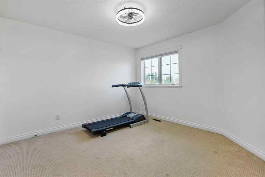 MLS® A2261133 - 4 Heritage Point W in Heritage Heights Lethbridge, Residential