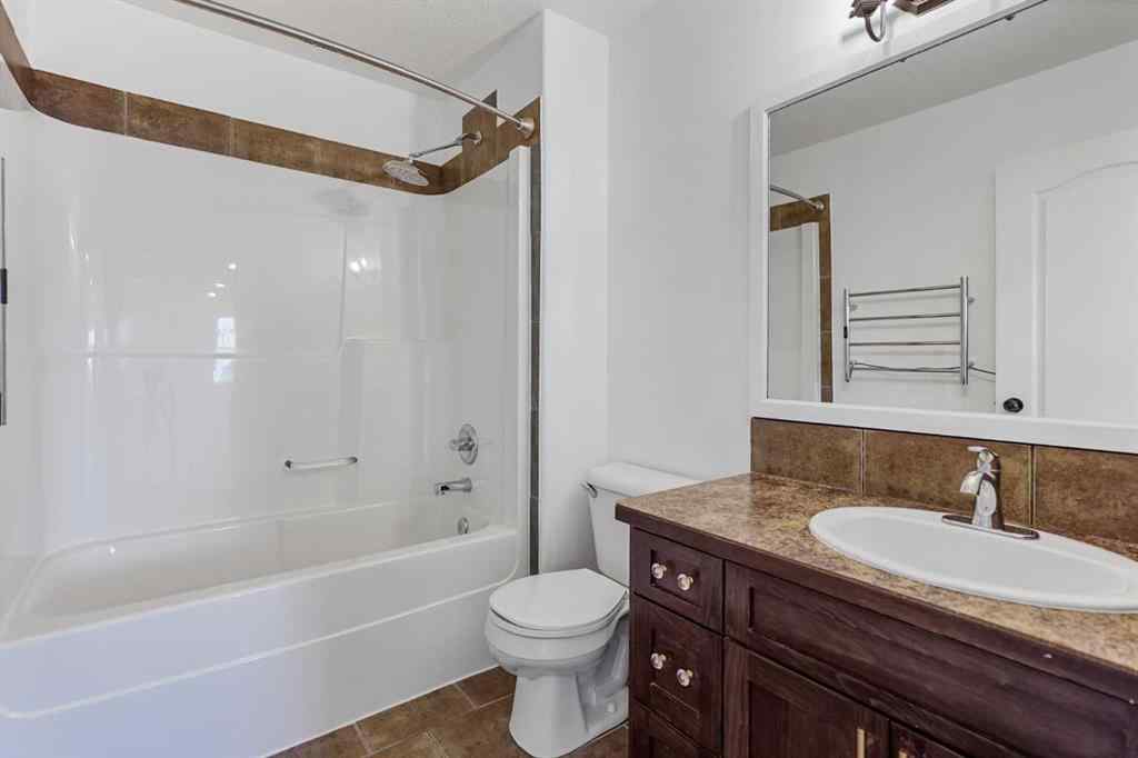 MLS® A2261133 - 4 Heritage Point W in Heritage Heights Lethbridge, Residential