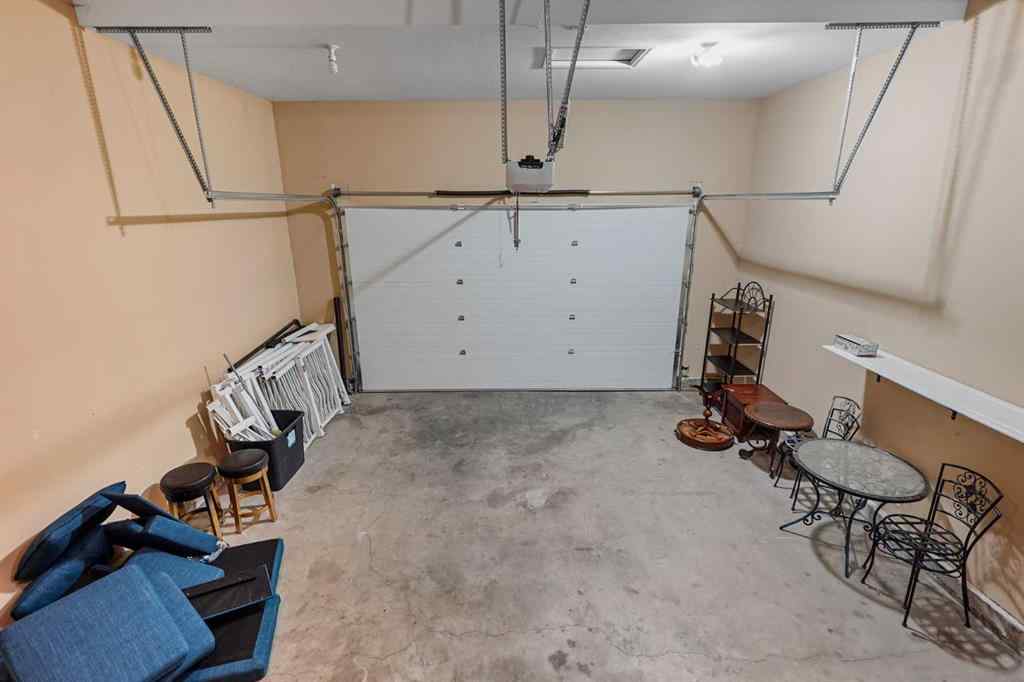 MLS® A2261133 - 4 Heritage Point W in Heritage Heights Lethbridge, Residential