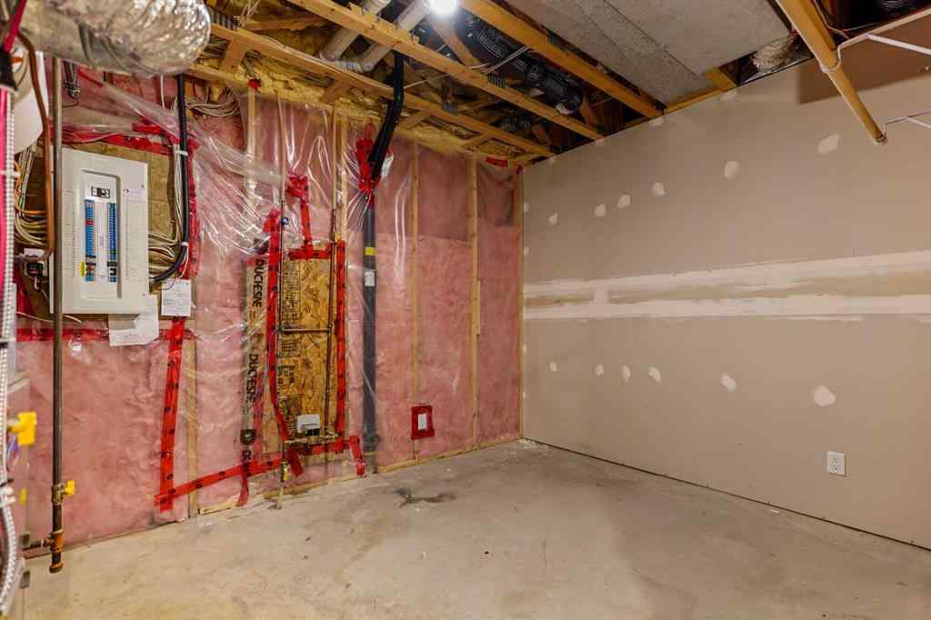 MLS® A2261133 - 4 Heritage Point W in Heritage Heights Lethbridge, Residential