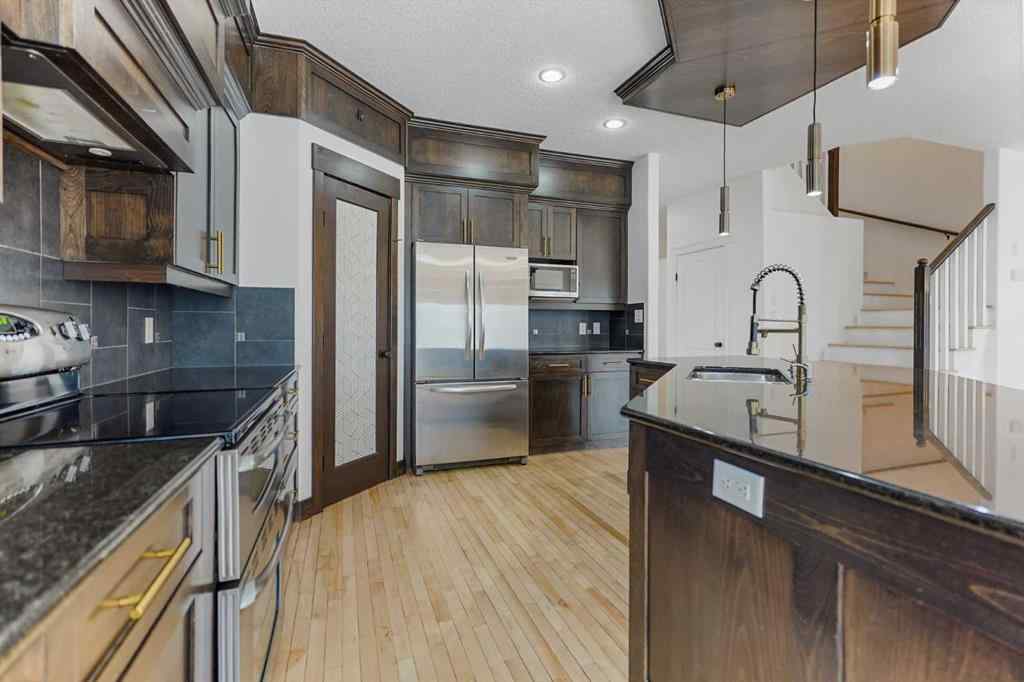 MLS® A2261133 - 4 Heritage Point W in Heritage Heights Lethbridge, Residential