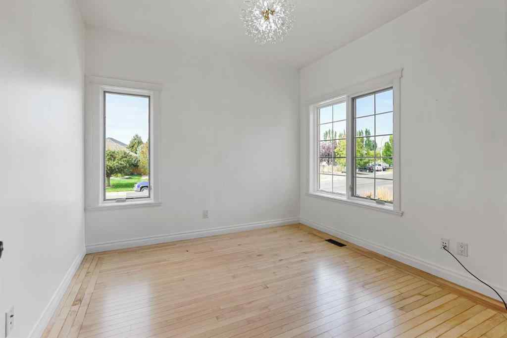 MLS® A2261133 - 4 Heritage Point W in Heritage Heights Lethbridge, Residential