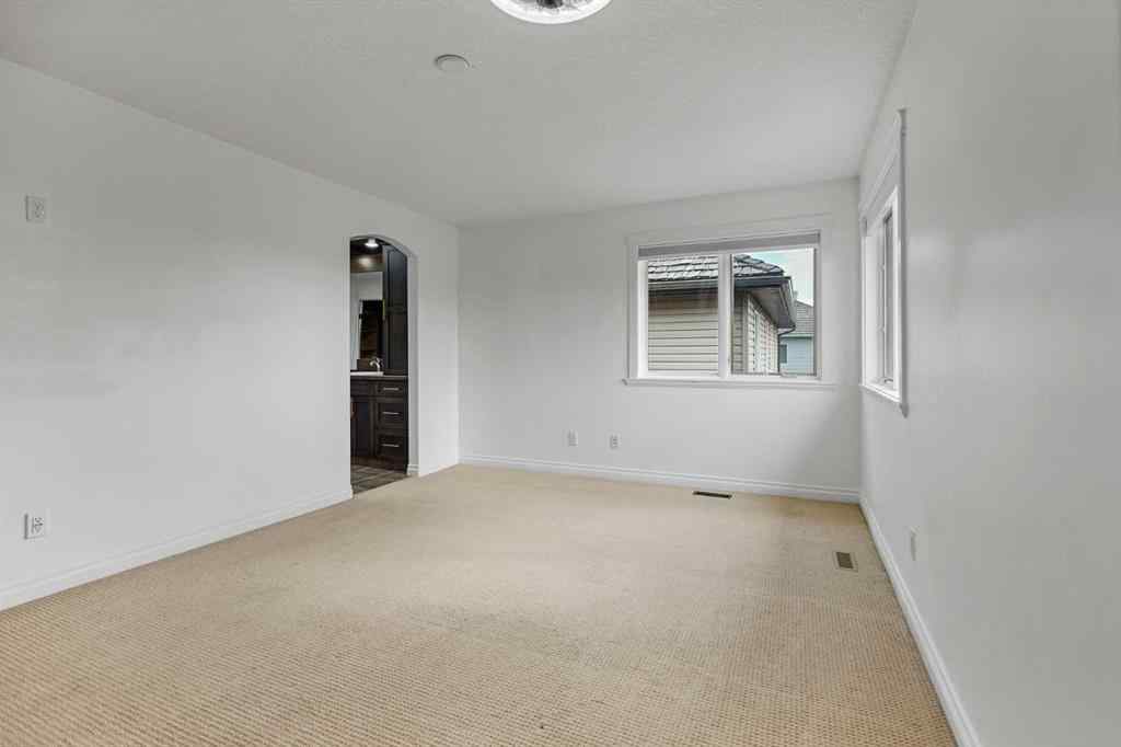 MLS® A2261133 - 4 Heritage Point W in Heritage Heights Lethbridge, Residential