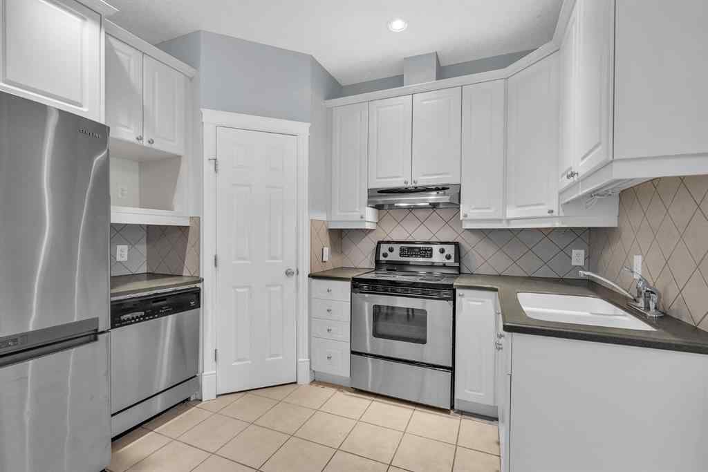 MLS® A2261135 - Unit #2 534 56 Avenue SW in Windsor Park Calgary, Residential