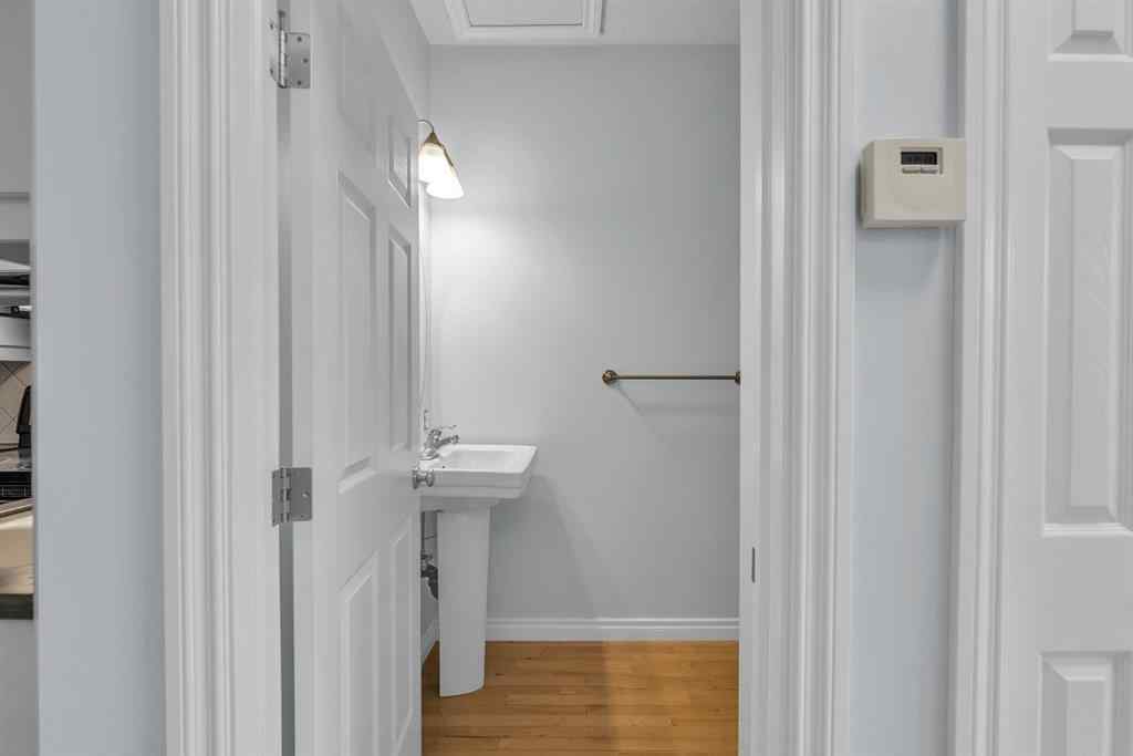 MLS® A2261135 - Unit #2 534 56 Avenue SW in Windsor Park Calgary, Residential