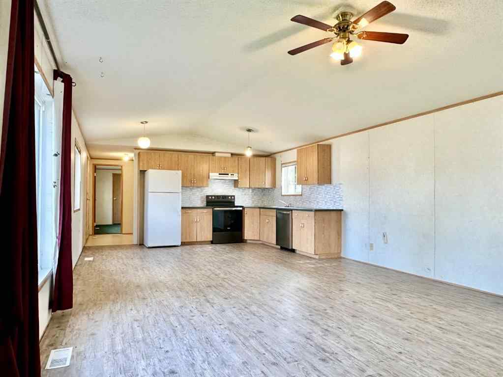 MLS® A2261145 - Unit #8 310 Railway Avenue  in NONE Duchess, Mobile