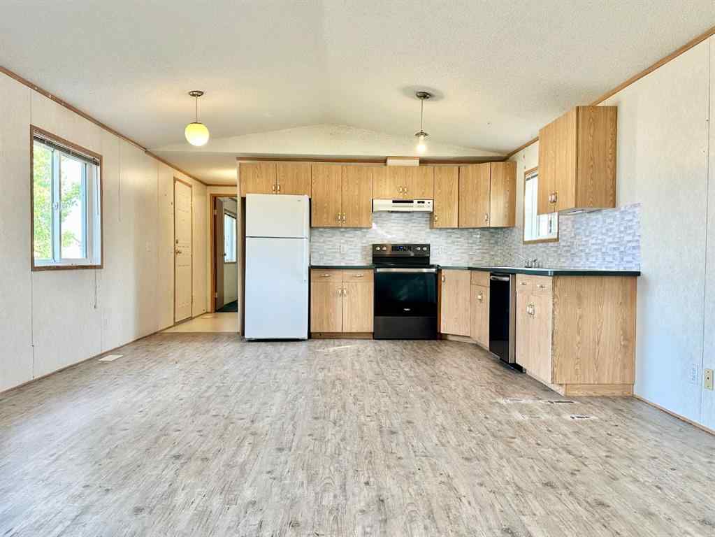 MLS® A2261145 - Unit #8 310 Railway Avenue  in NONE Duchess, Mobile