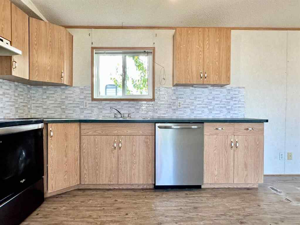 MLS® A2261145 - Unit #8 310 Railway Avenue  in NONE Duchess, Mobile