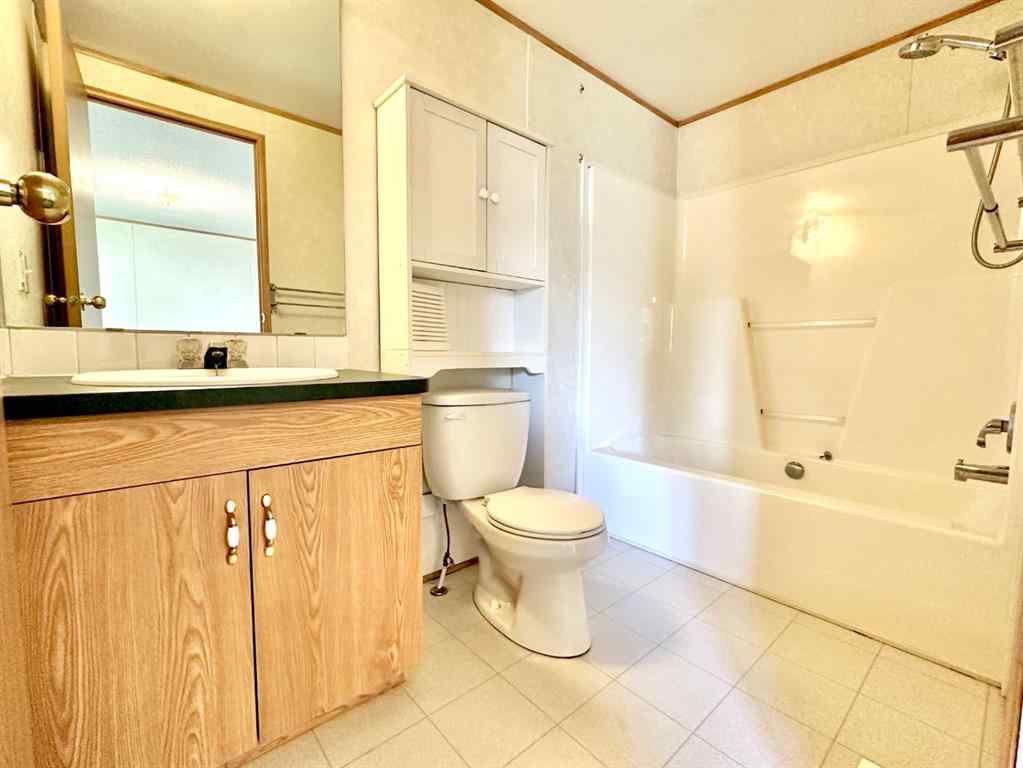 MLS® A2261145 - Unit #8 310 Railway Avenue  in NONE Duchess, Mobile