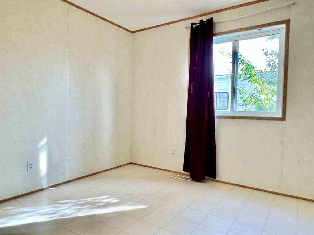 MLS® A2261145 - Unit #8 310 Railway Avenue  in NONE Duchess, Mobile