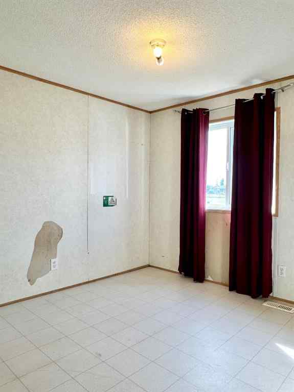 MLS® A2261145 - Unit #8 310 Railway Avenue  in NONE Duchess, Mobile