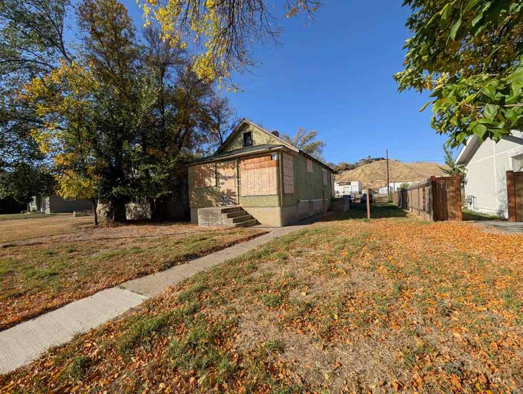 MLS® A2261147 - 620 Spencer Street SE in River Flats Medicine Hat, Residential