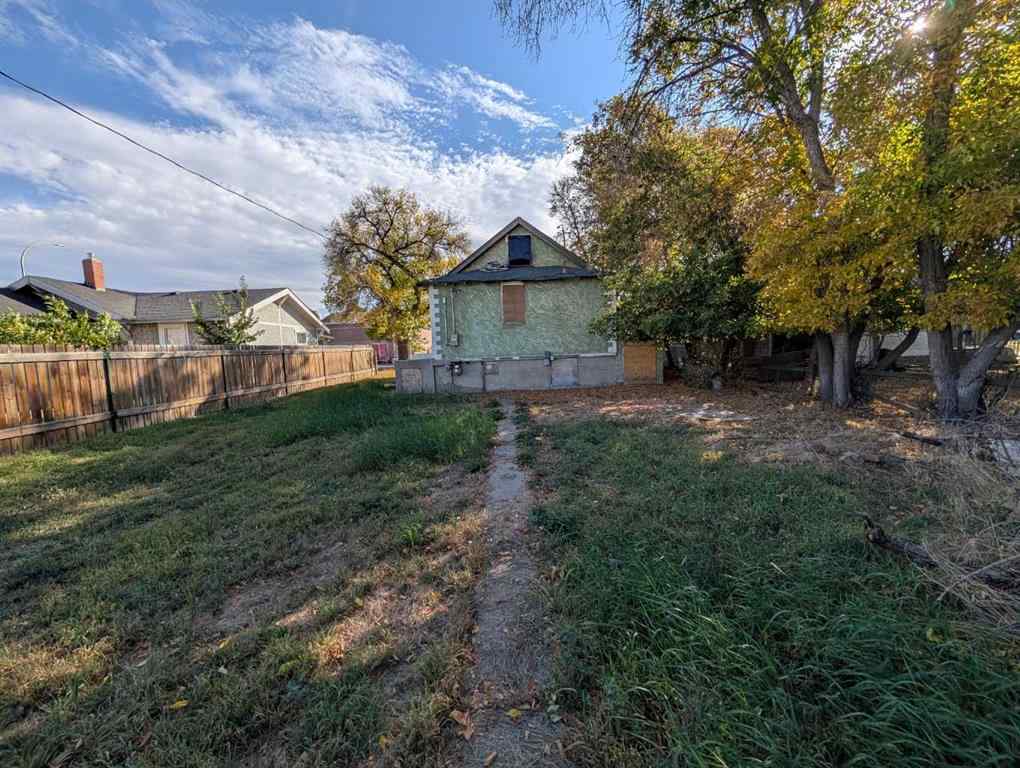 MLS® A2261147 - 620 Spencer Street SE in River Flats Medicine Hat, Residential