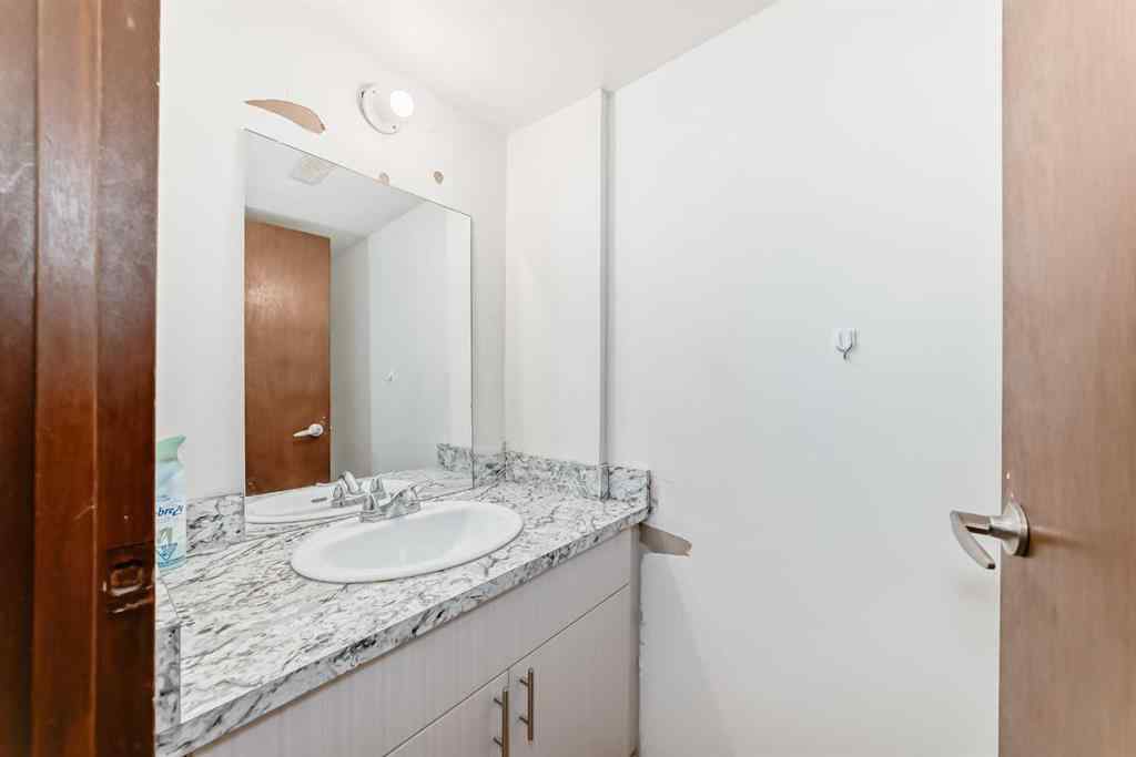 MLS® A2261153 - 656 Woodbine Boulevard SW in Woodbine Calgary, Residential