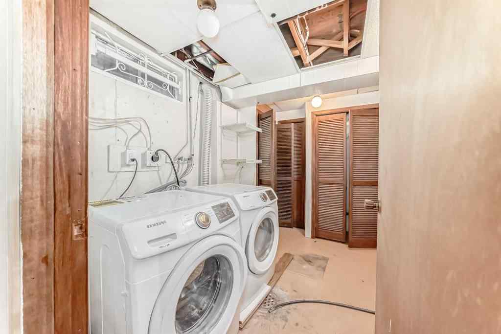 MLS® A2261153 - 656 Woodbine Boulevard SW in Woodbine Calgary, Residential