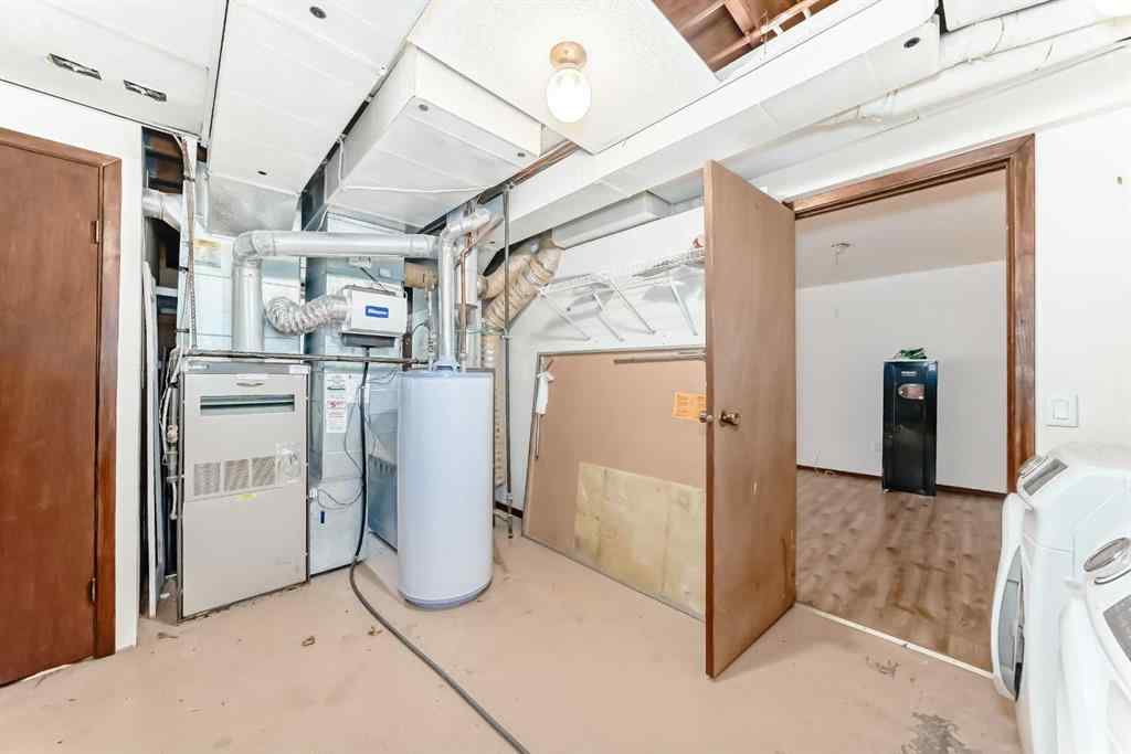 MLS® A2261153 - 656 Woodbine Boulevard SW in Woodbine Calgary, Residential