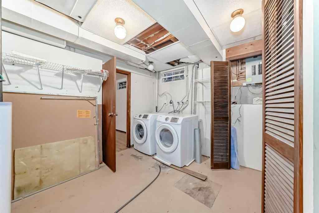 MLS® A2261153 - 656 Woodbine Boulevard SW in Woodbine Calgary, Residential