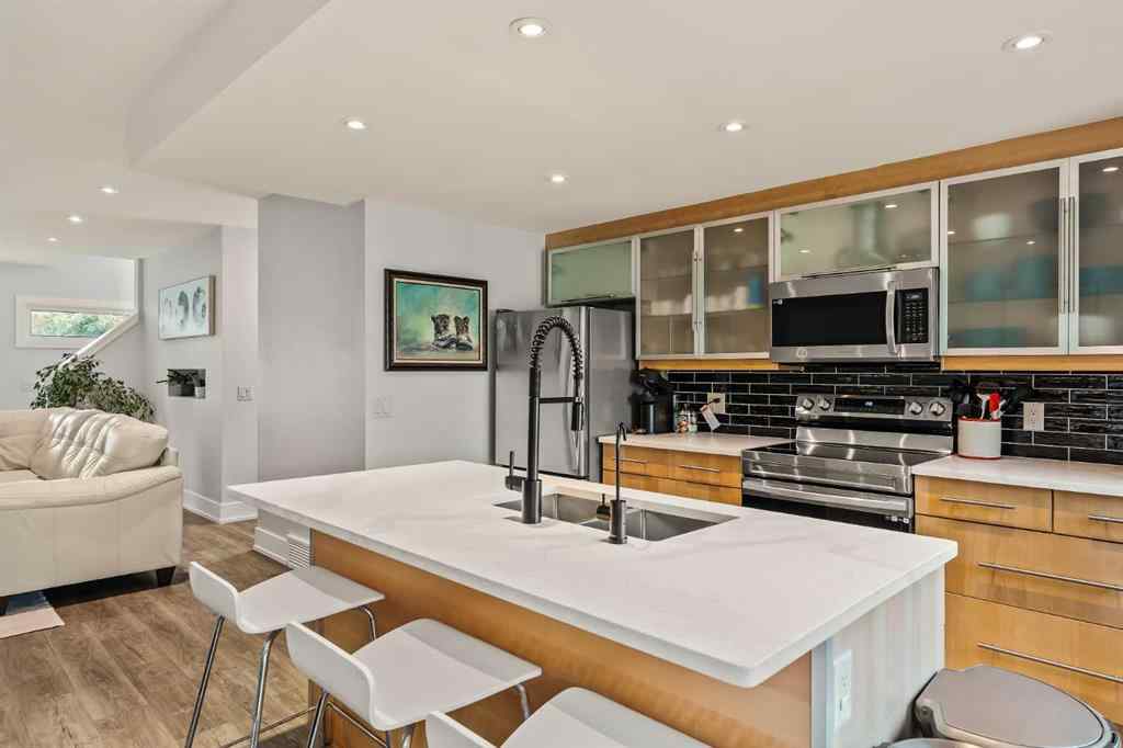 MLS® A2261161 - 1614 27 Avenue SW in South Calgary Calgary, Residential