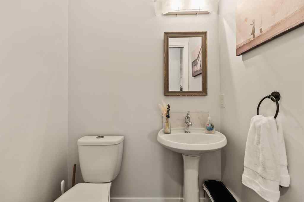 MLS® A2261161 - 1614 27 Avenue SW in South Calgary Calgary, Residential