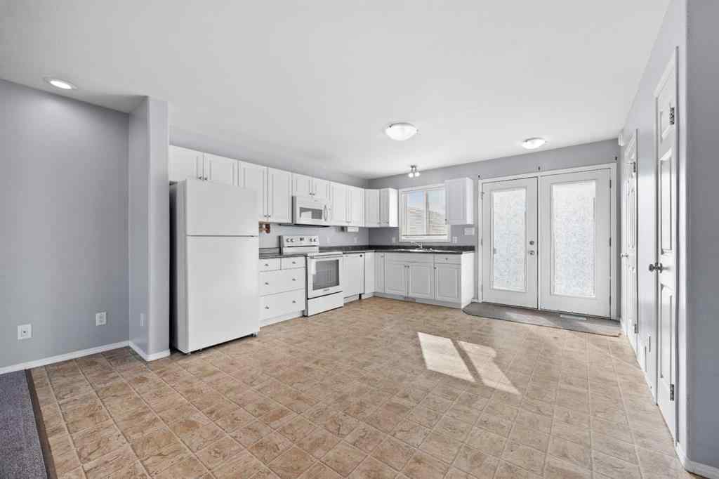 MLS® A2261163 - Unit #Unit 6 1811 49 Avenue  in Wallacefield Lloydminster, Residential